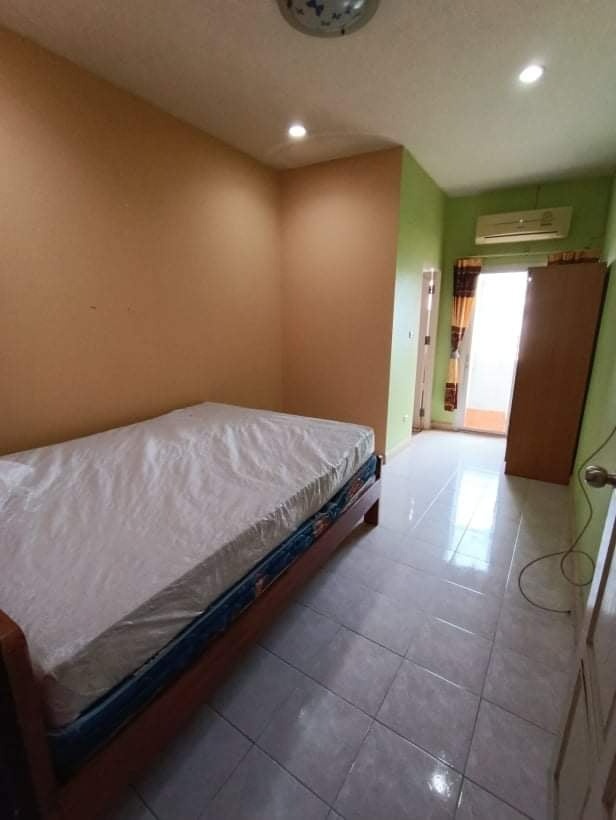 1 Bed Condo — photo 2