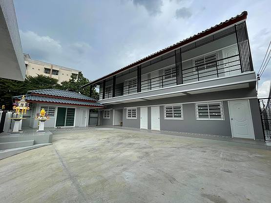 Condo — photo 1