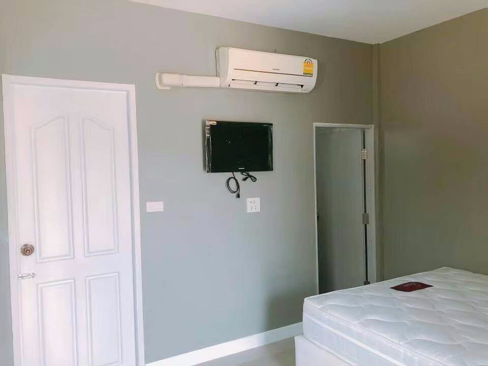 1 Bed Condo — photo 3