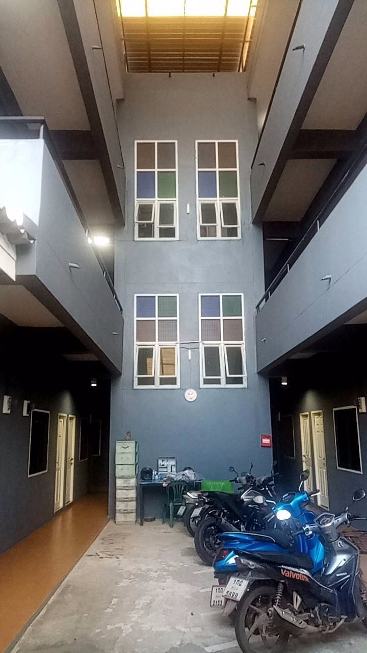 1 Bed Condo — photo 2