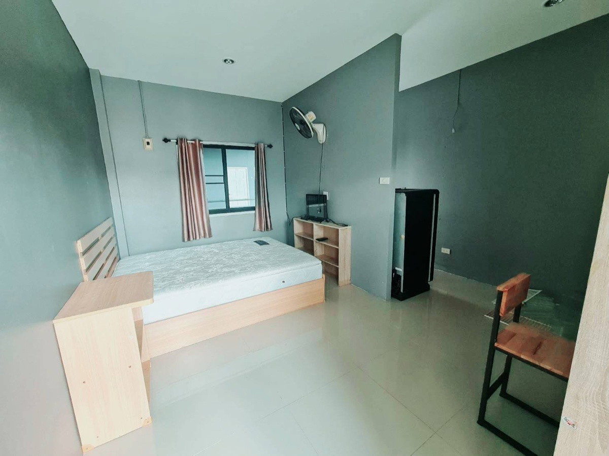 1 Bed Condo — photo 3