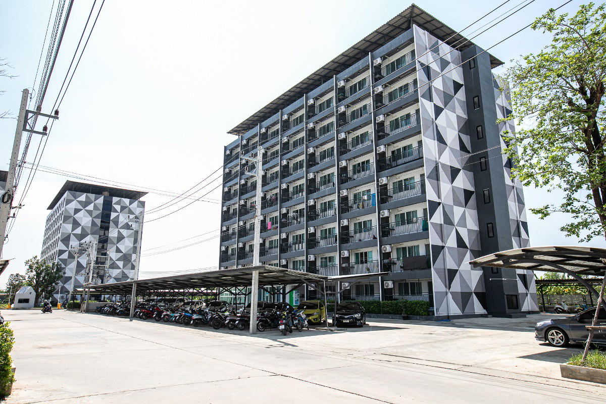1 Bed Condo — photo 1