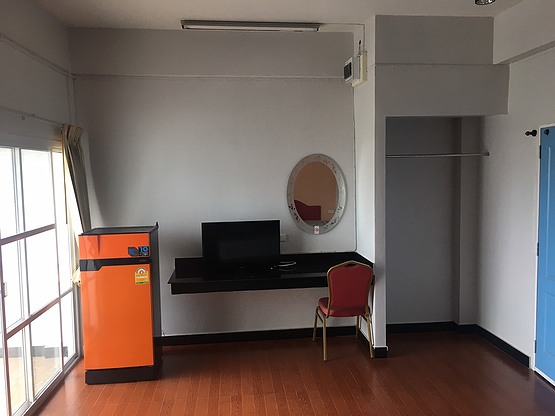 1 Bed Condo — photo 2