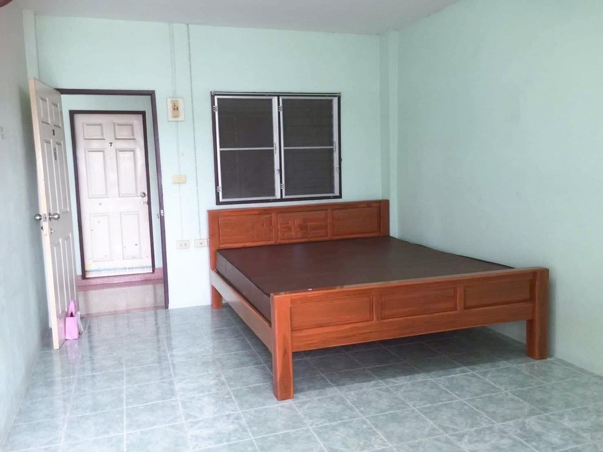 1 Bed Condo — photo 3