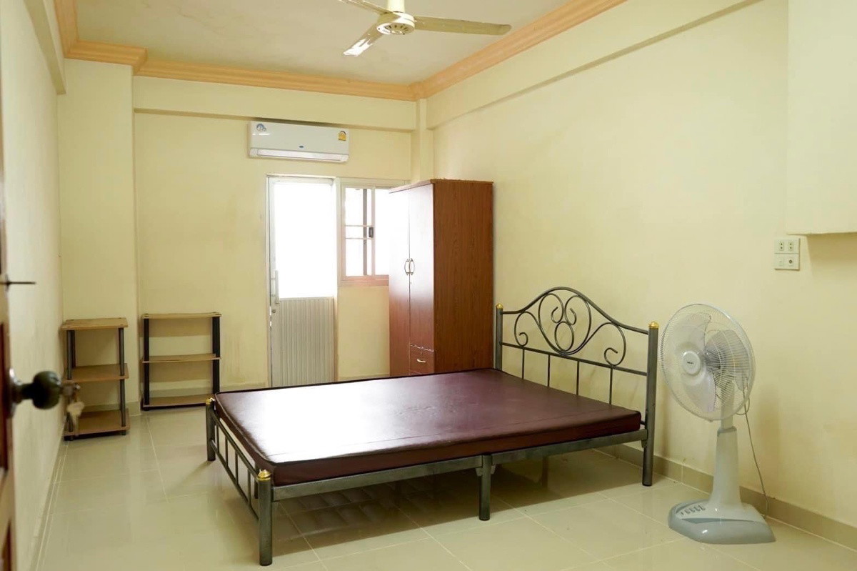 1 Bed Condo · Bangkok Noi, bangkok — photo 2