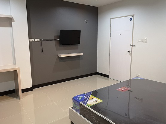 1 Bed Condo — photo 2