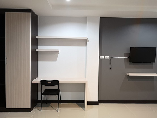 1 Bed Condo — photo 3
