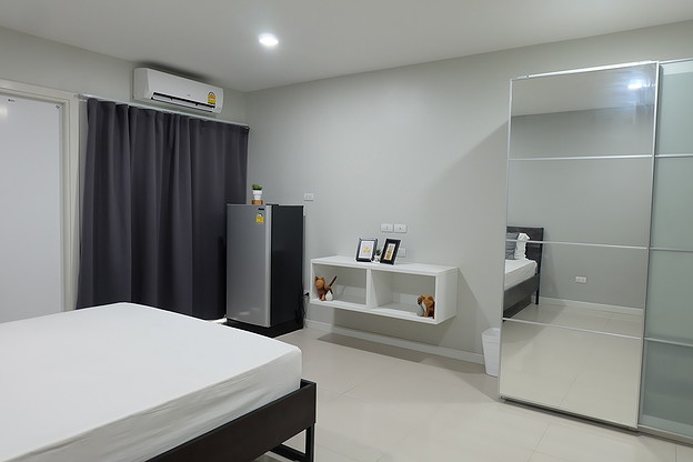 1 Bed Condo — photo 2