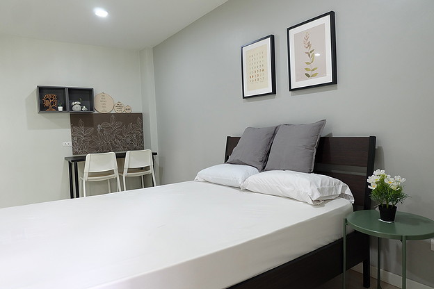 1 Bed Condo — photo 3