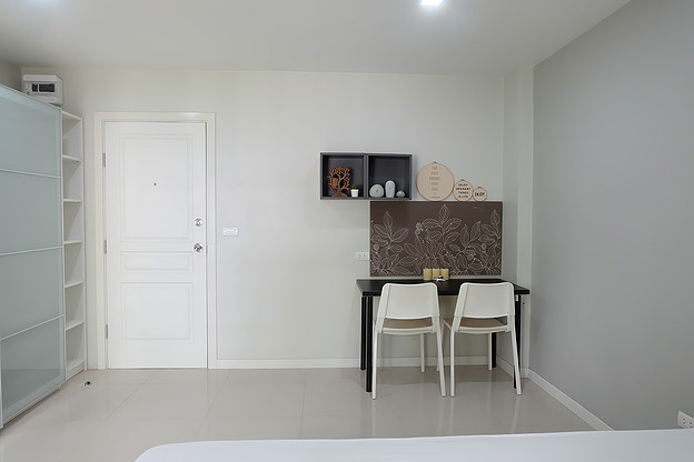 1 Bed Condo — photo 5