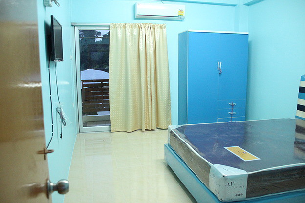 1 Bed Condo — photo 3