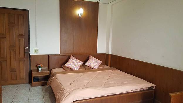1 Bed Condo — photo 1