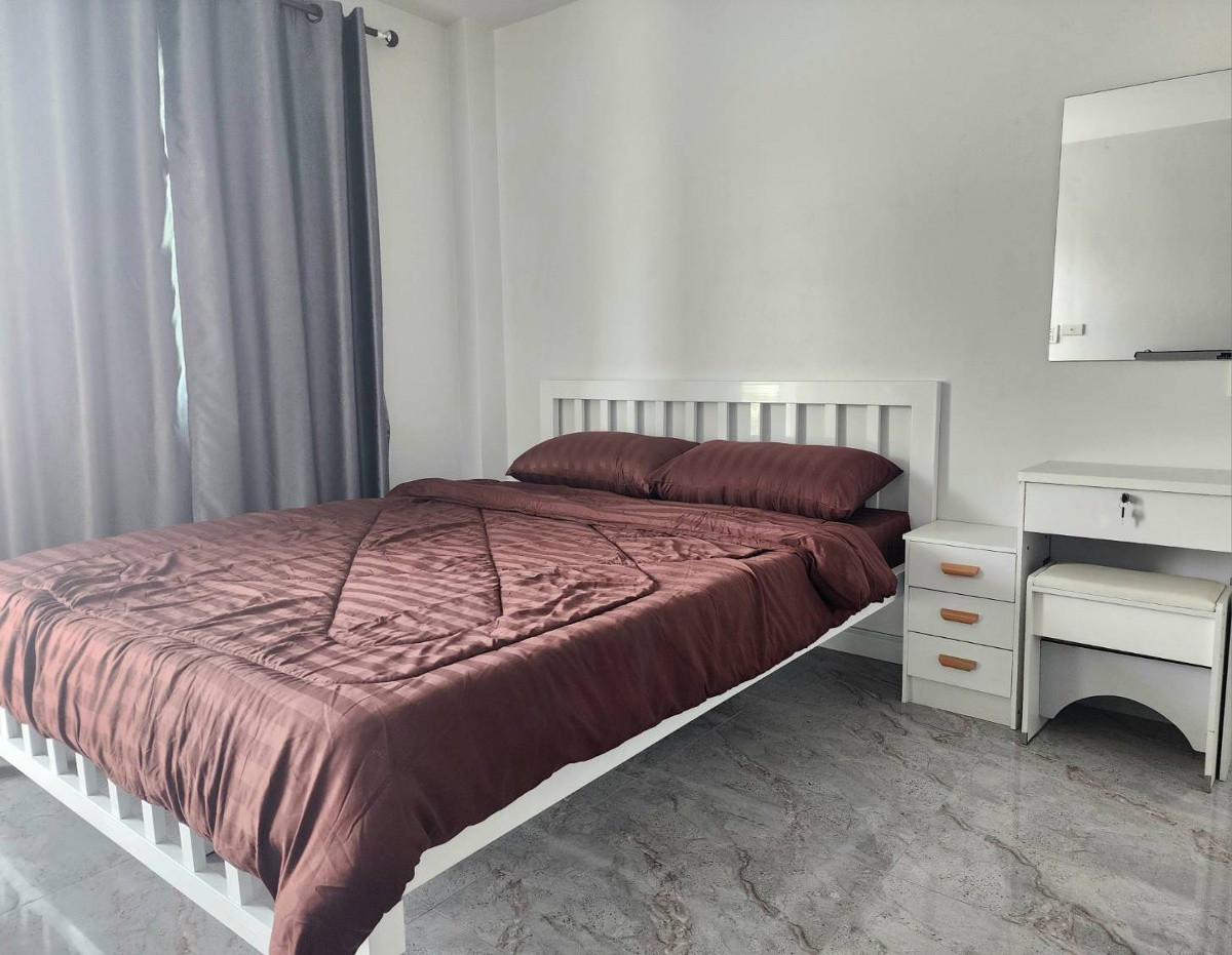 1 Bed Condo — photo 4