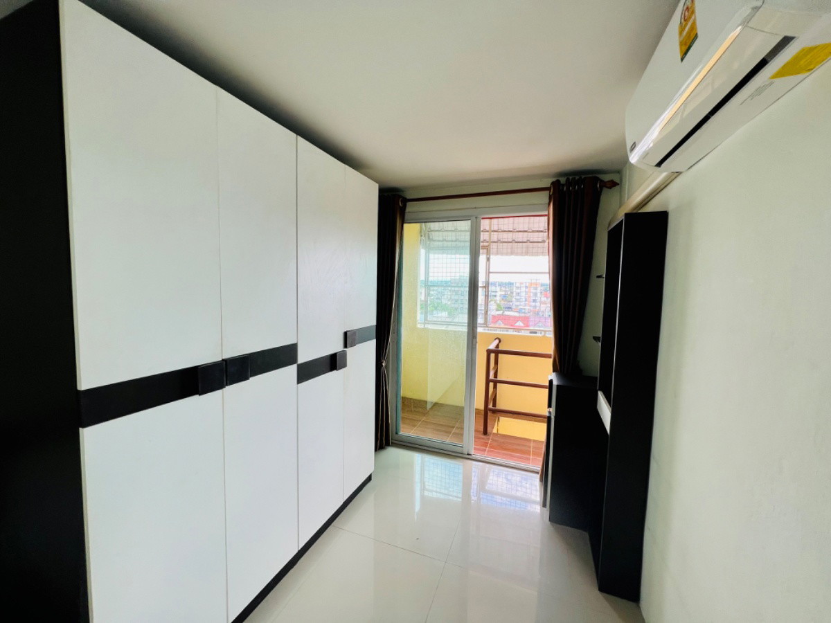 1 Bed Condo — photo 3