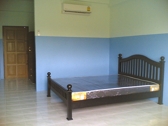 1 Bed Condo — photo 2