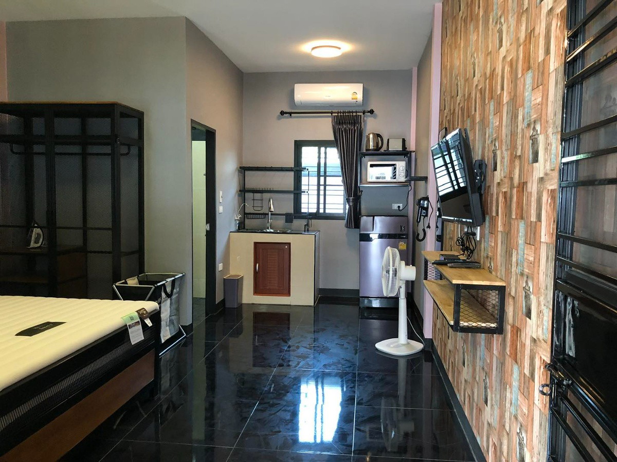 1 Bed Condo — photo 3
