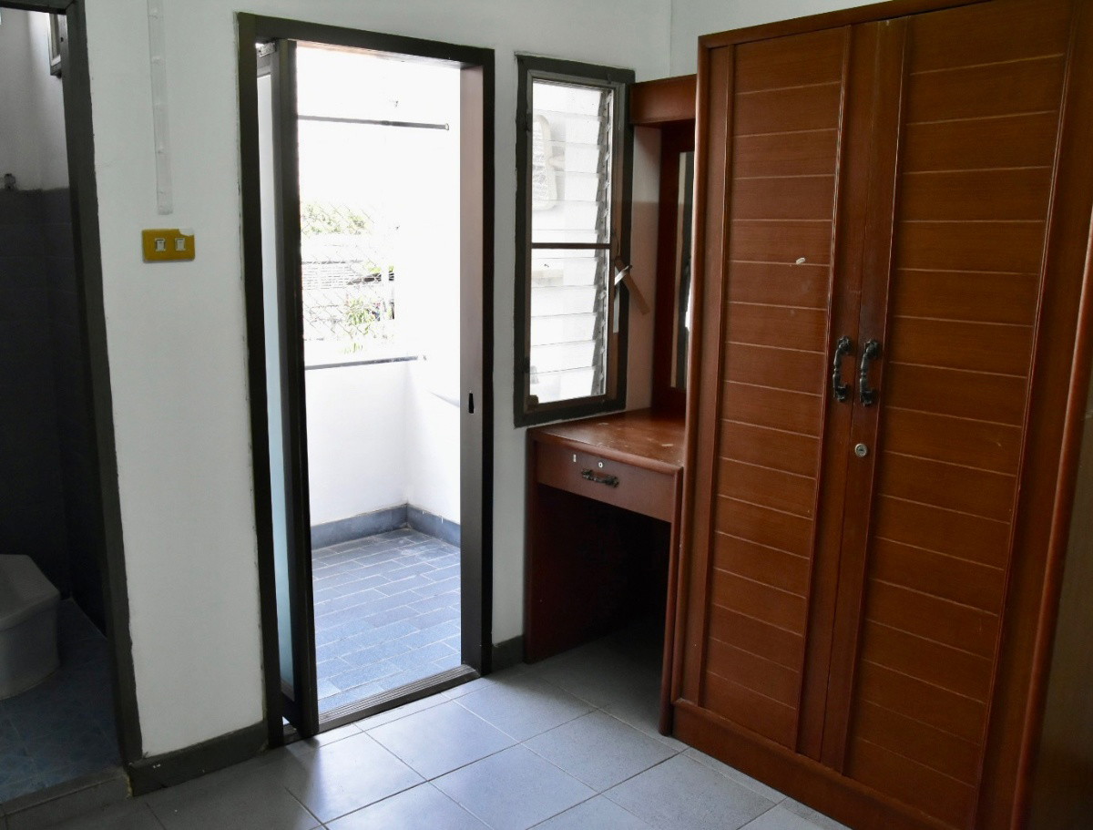 1 Bed Condo · Bang Khun Thian, bangkok — photo 1