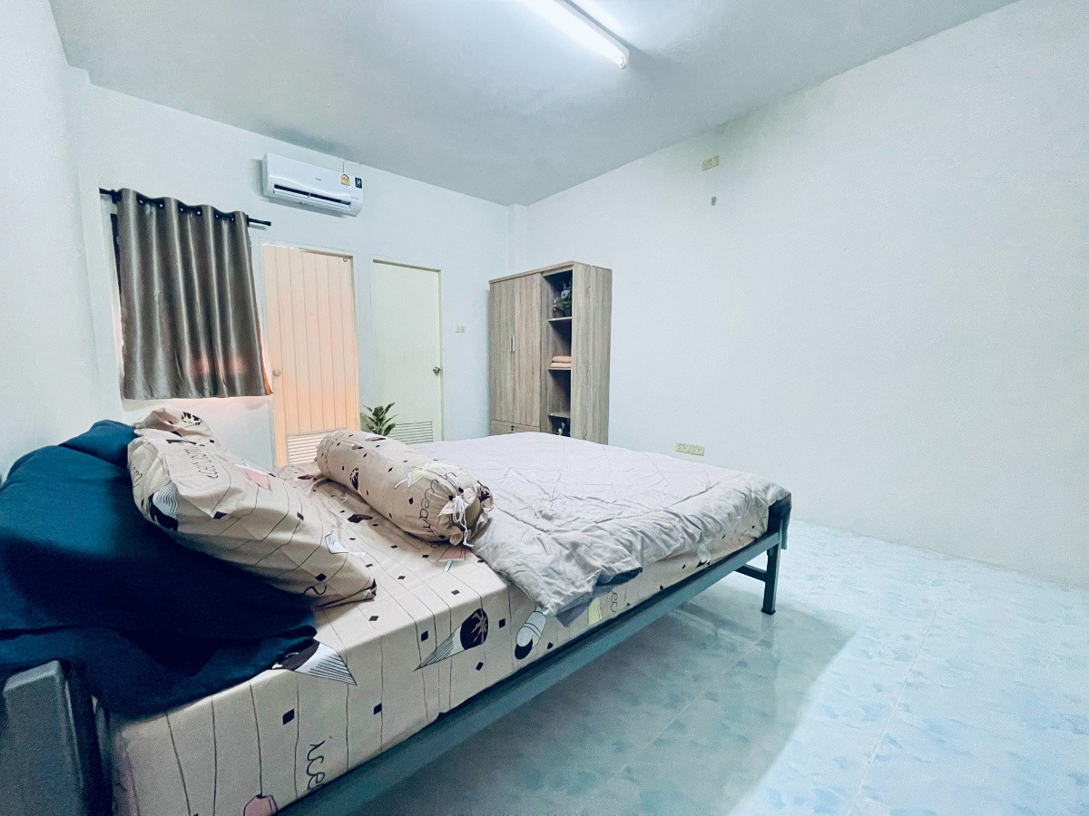 1 Bed Condo — photo 3