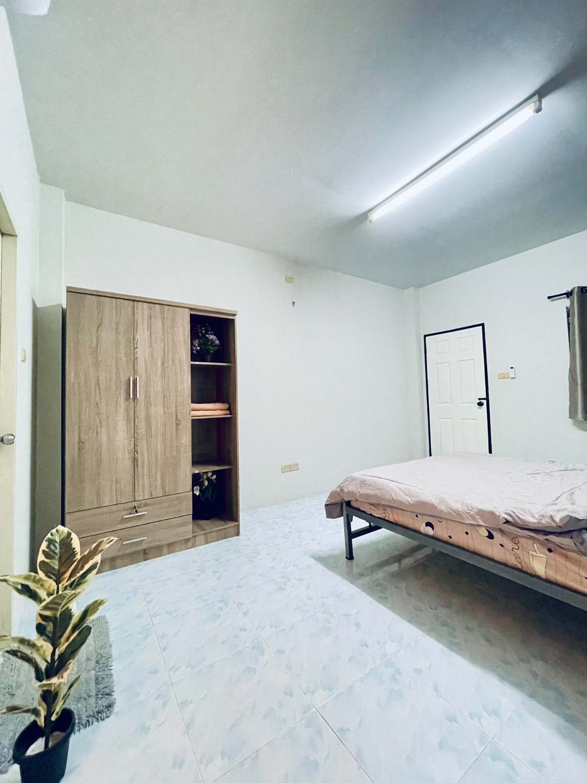 1 Bed Condo — photo 5