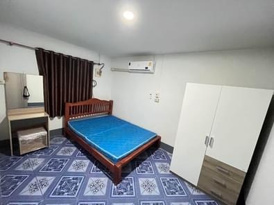 1 Bed Condo — photo 1