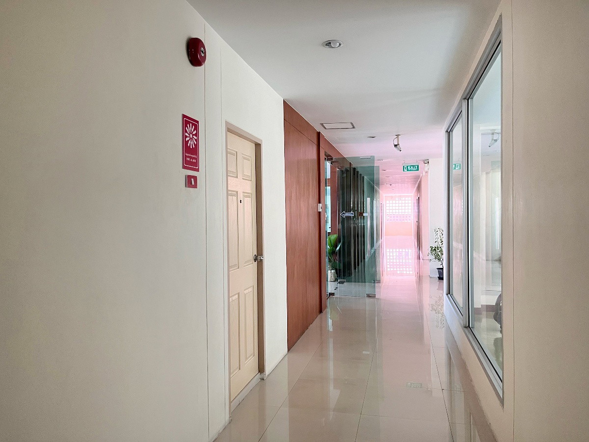 1 Bed Condo — photo 4
