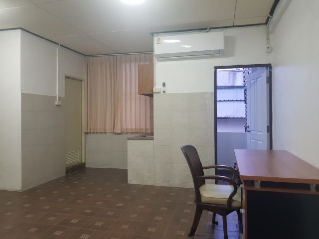 1 Bed Condo · Khlong San, bangkok — photo 1