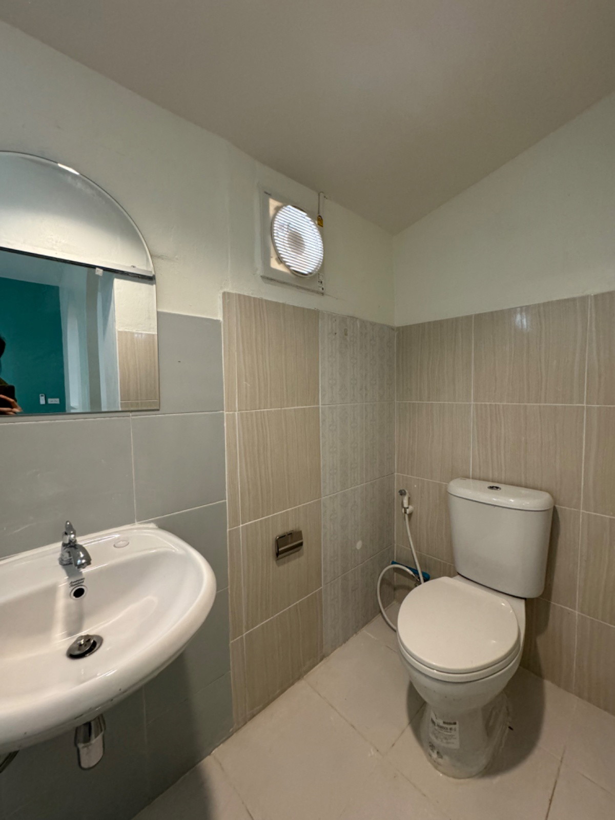 1 Bed Condo — photo 3