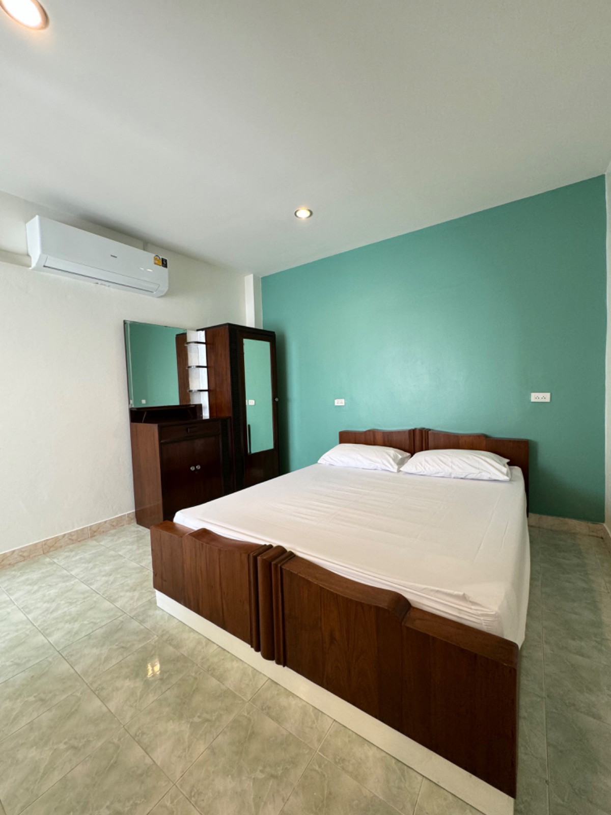 1 Bed Condo — photo 5
