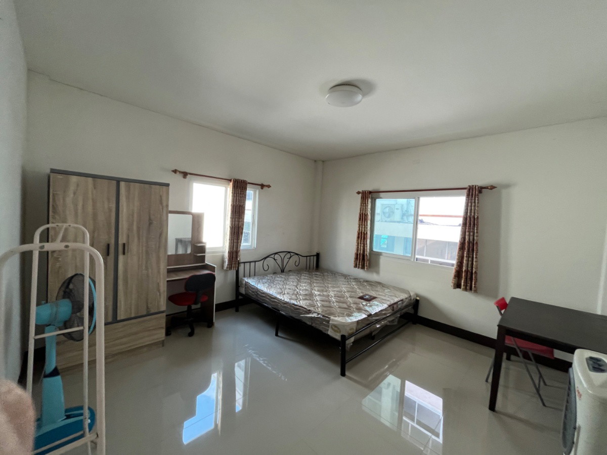 1 Bed Condo — photo 1