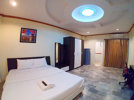 1 Bed Condo — photo 3