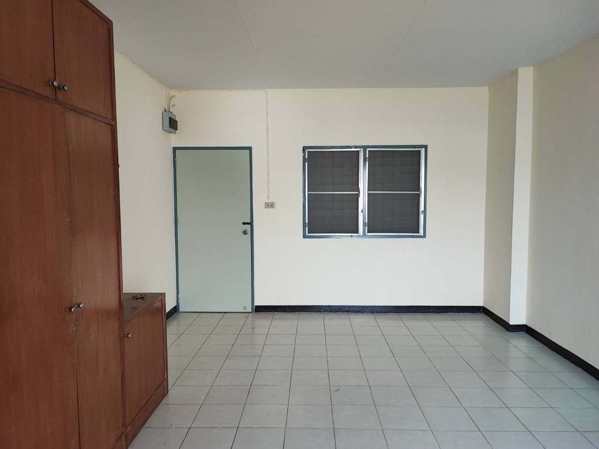 1 Bed Condo — photo 4
