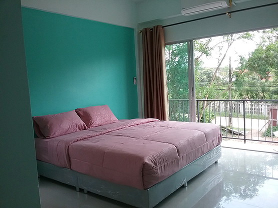 Condo — photo 1