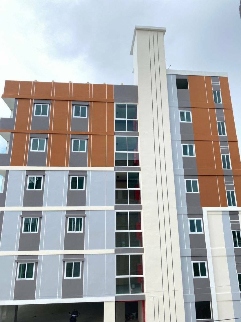 1 Bed Condo — photo 2
