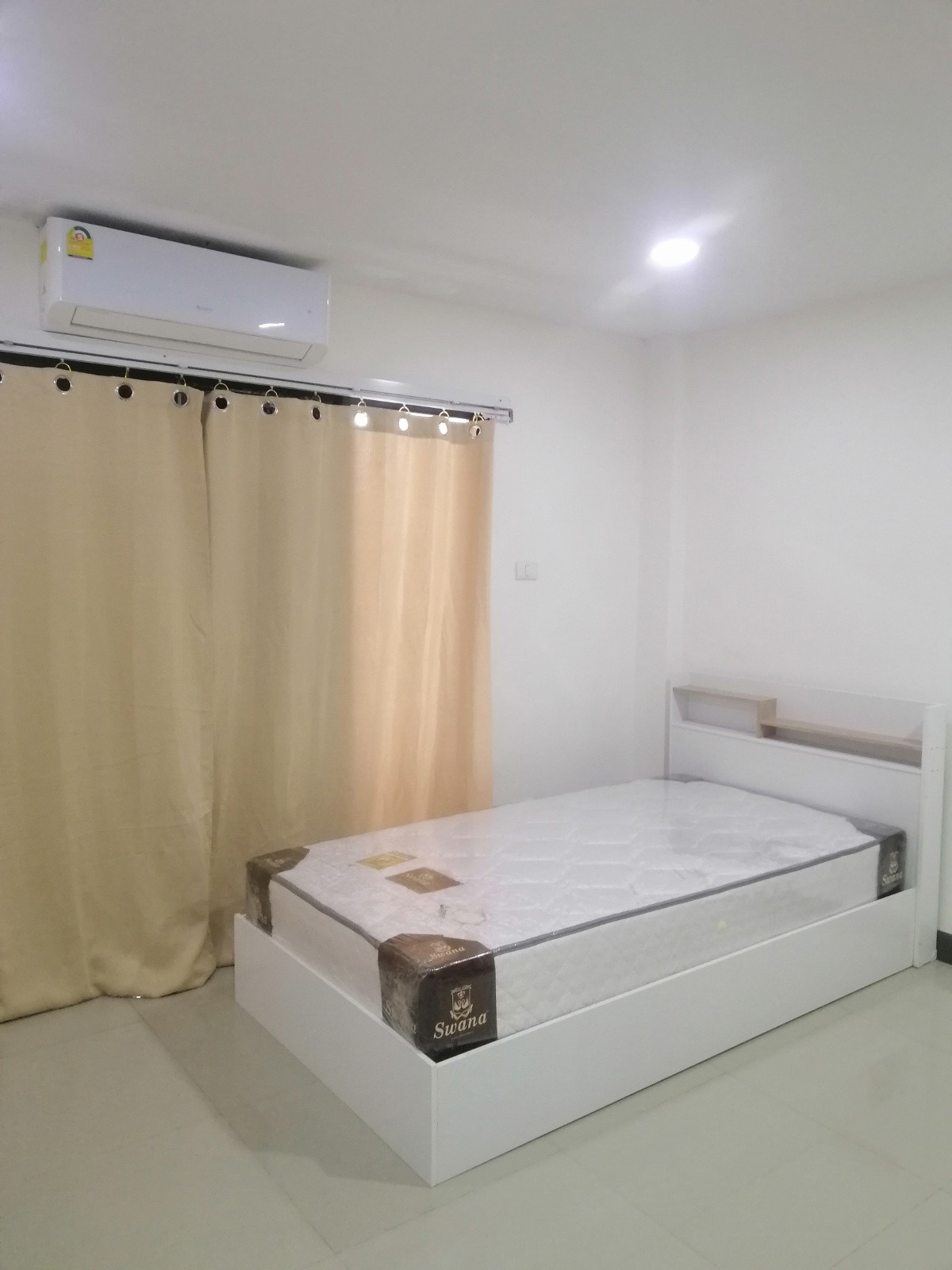 1 Bed Condo — photo 1