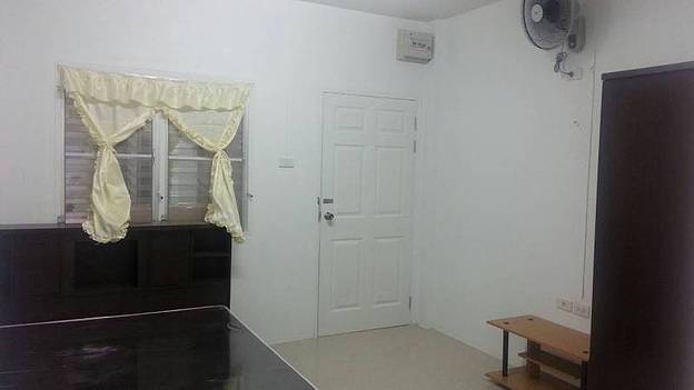 1 Bed Condo — photo 2