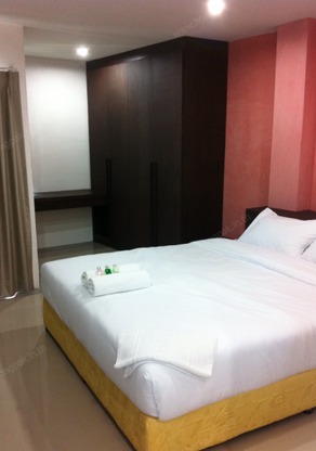 Palm leaf court — photo 2