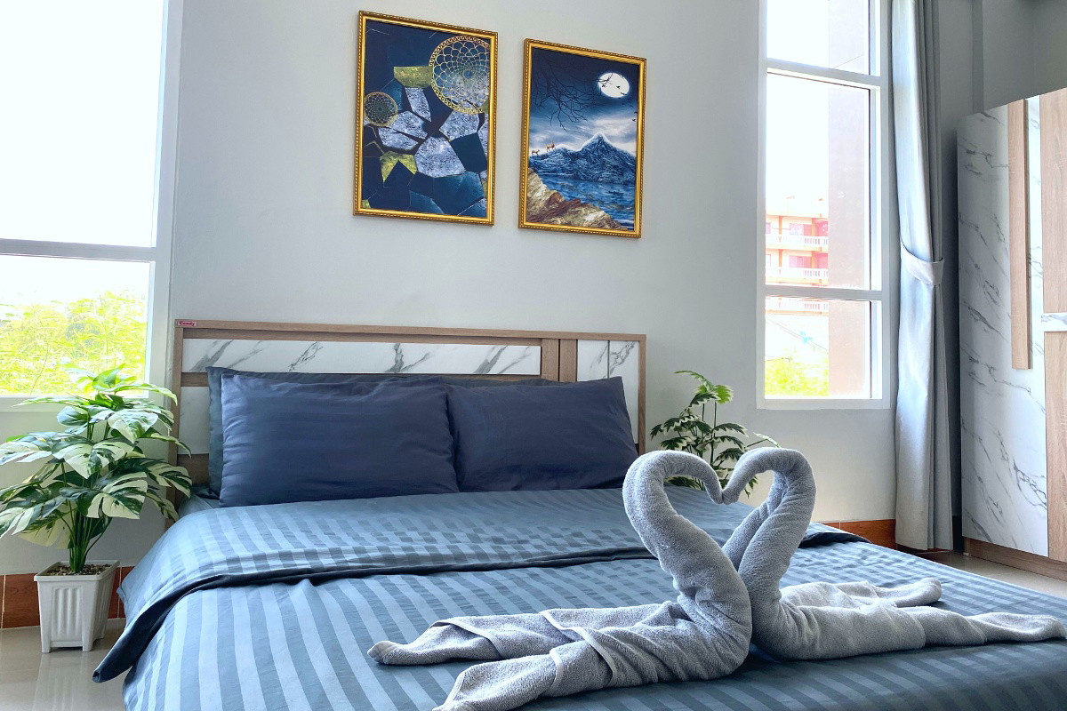 1 Bed Condo — photo 3