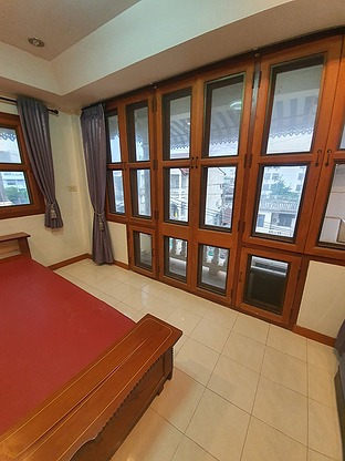 1 Bed Condo — photo 2