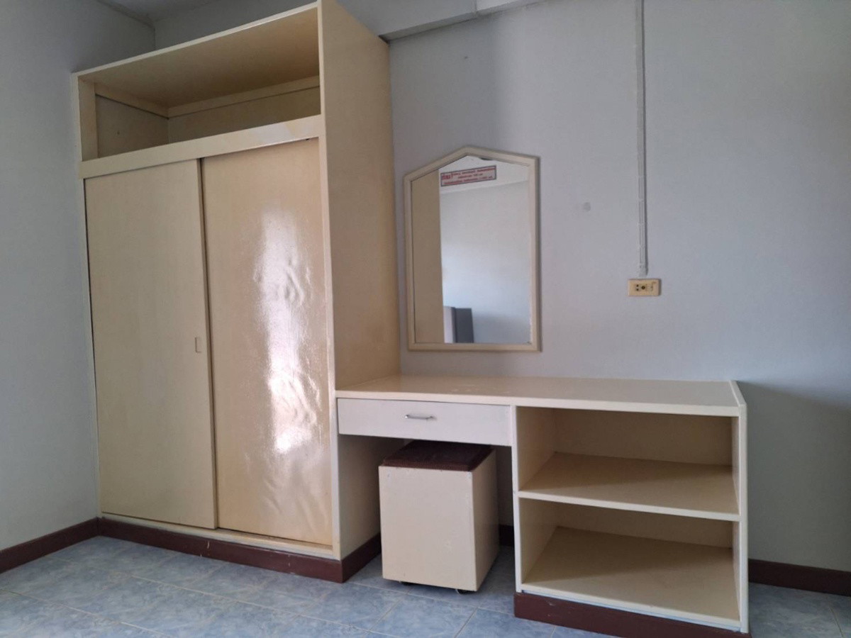 1 Bed Condo — photo 3