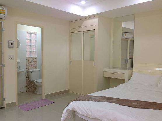 1 Bed Condo — photo 2
