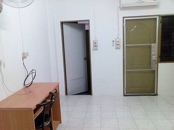 1 Bed Condo — photo 3