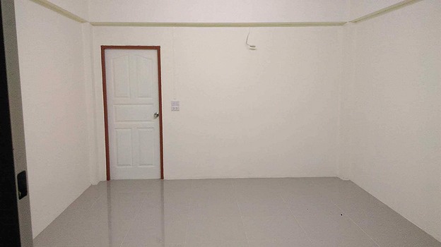 1 Bed Condo — photo 3