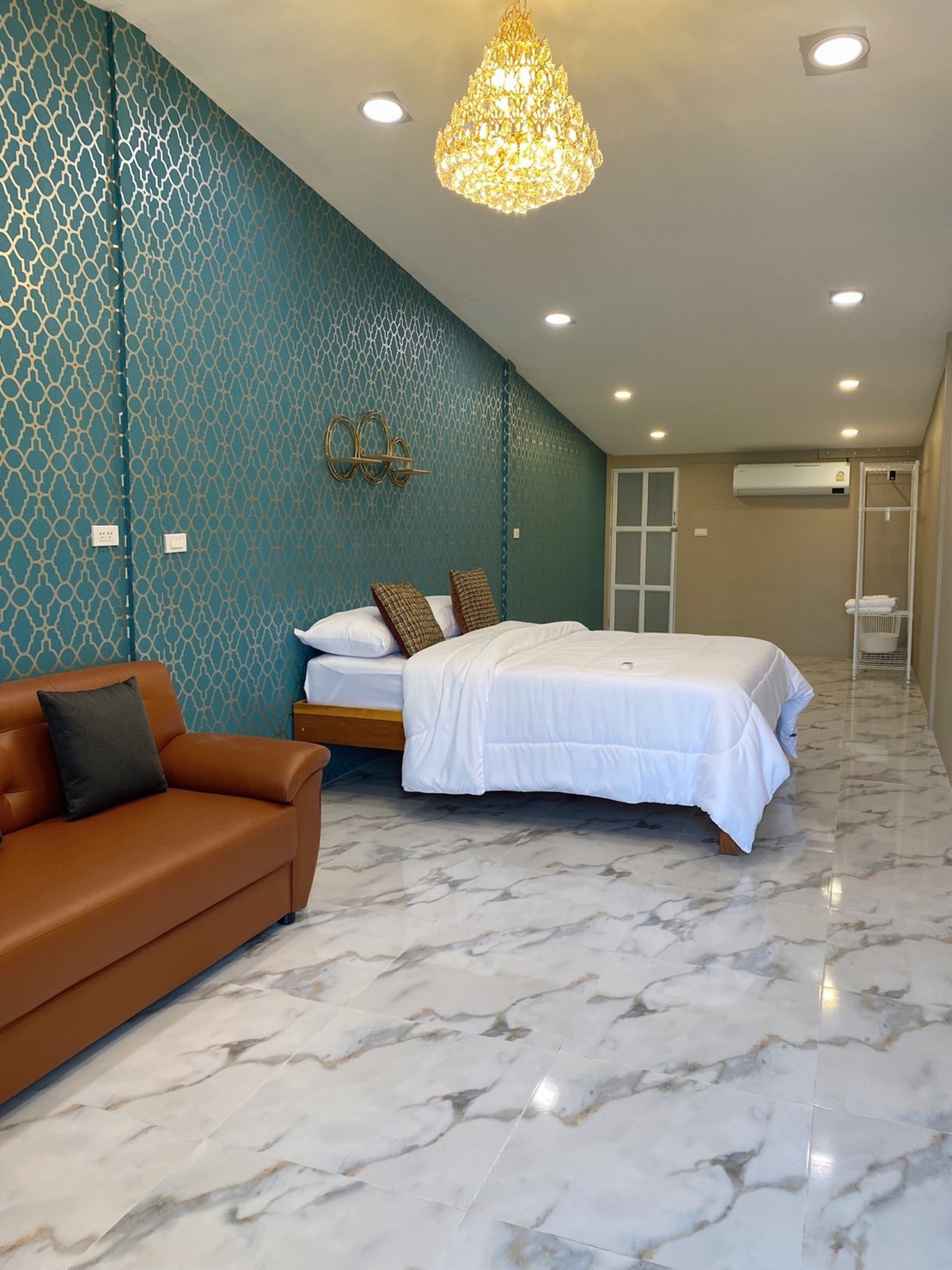 1 Bed Condo — photo 3
