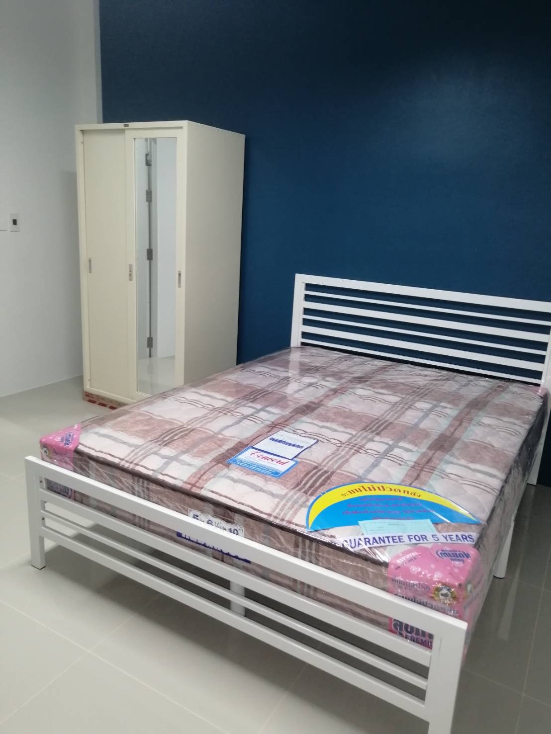 1 Bed Condo — photo 2
