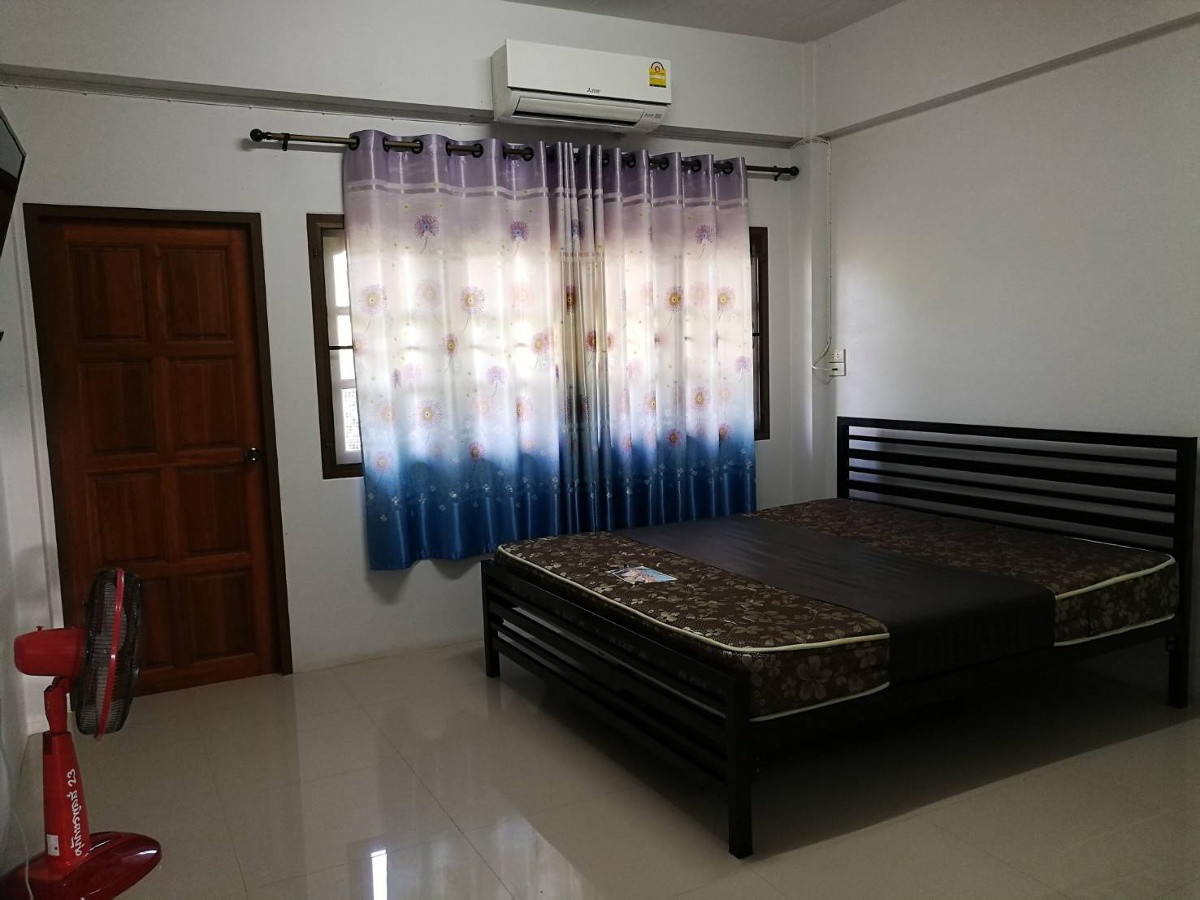 1 Bed Condo — photo 2