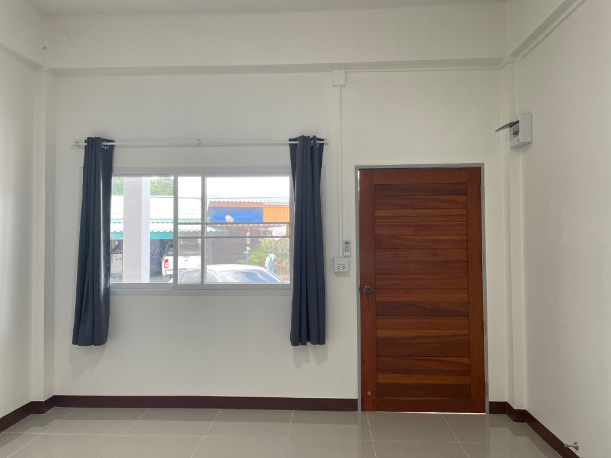 1 Bed Condo — photo 3
