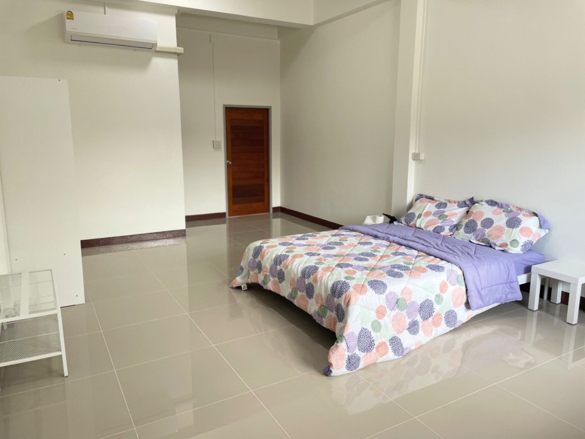 1 Bed Condo — photo 4