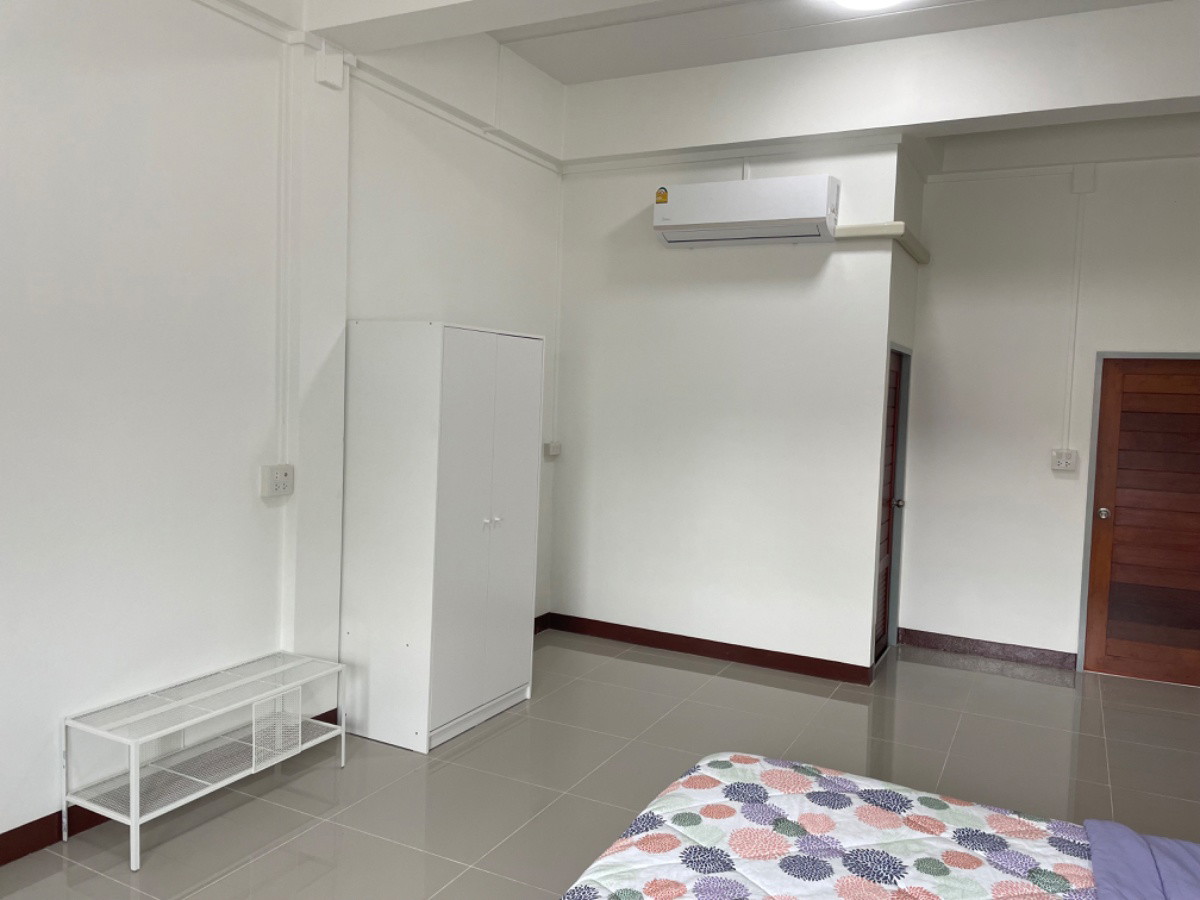 1 Bed Condo — photo 5