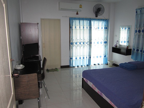 1 Bed Condo — photo 2