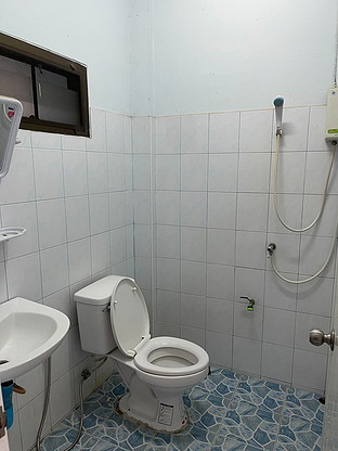 1 Bed Condo — photo 2